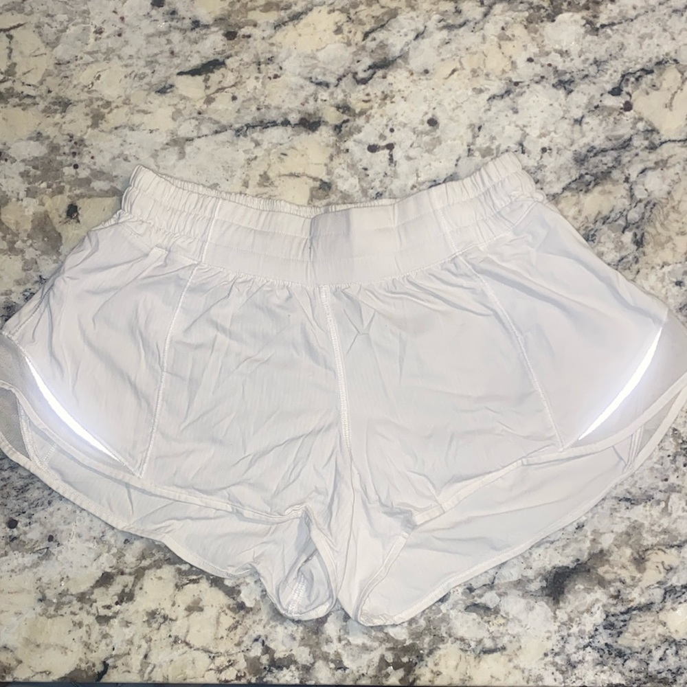 Lululemon Run Hotty Hot Low-Rise Short 2.5